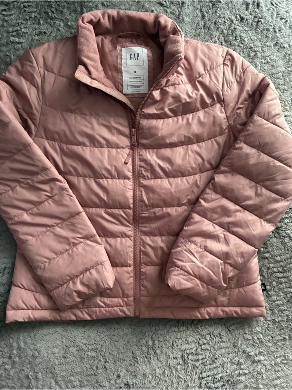 GAP Women’s Dusty Rose Quilted Packable Puffer Jacket